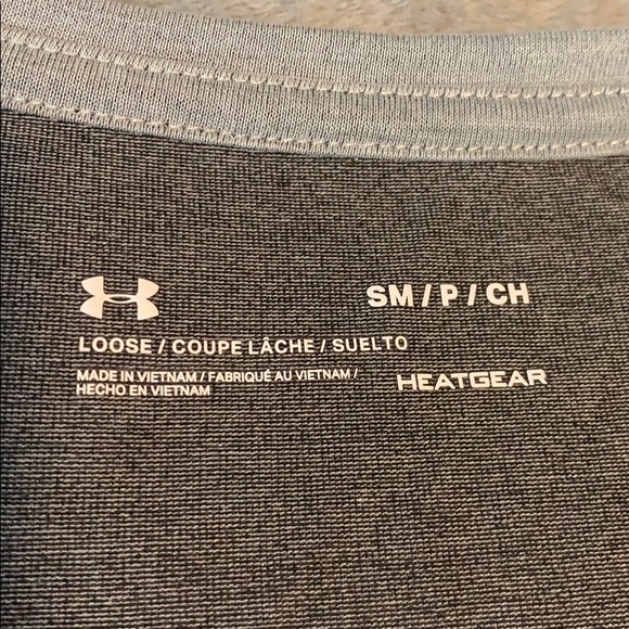 Under Armor Crop Top - Picture 3 of 4
